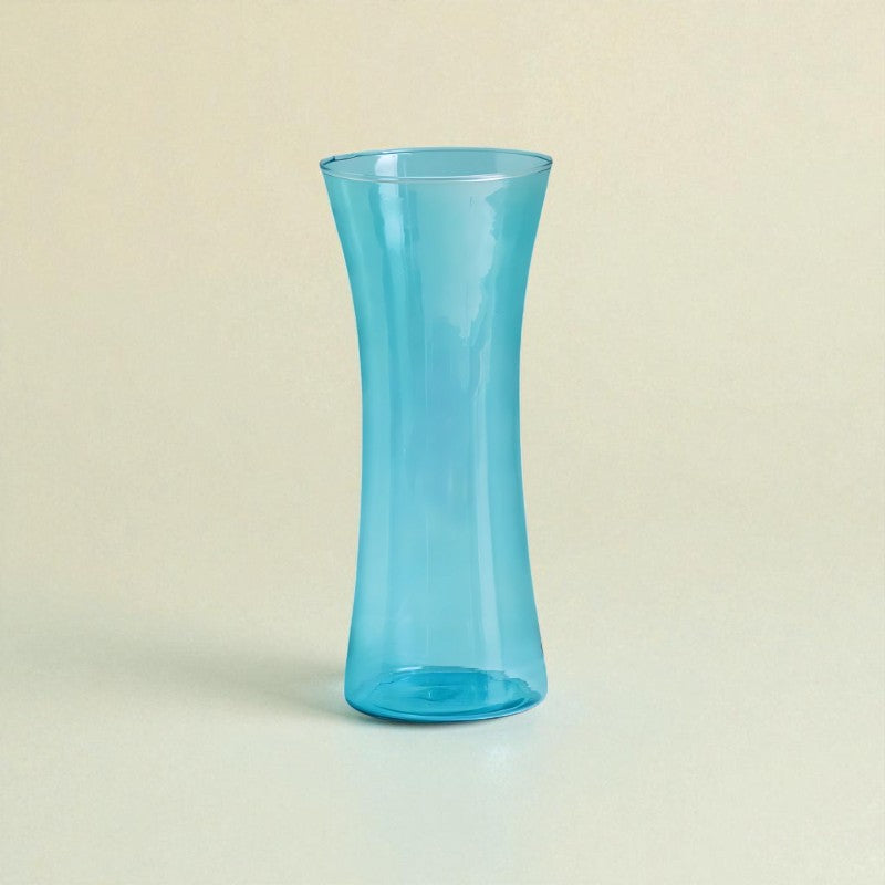 Vase en verre allongé
