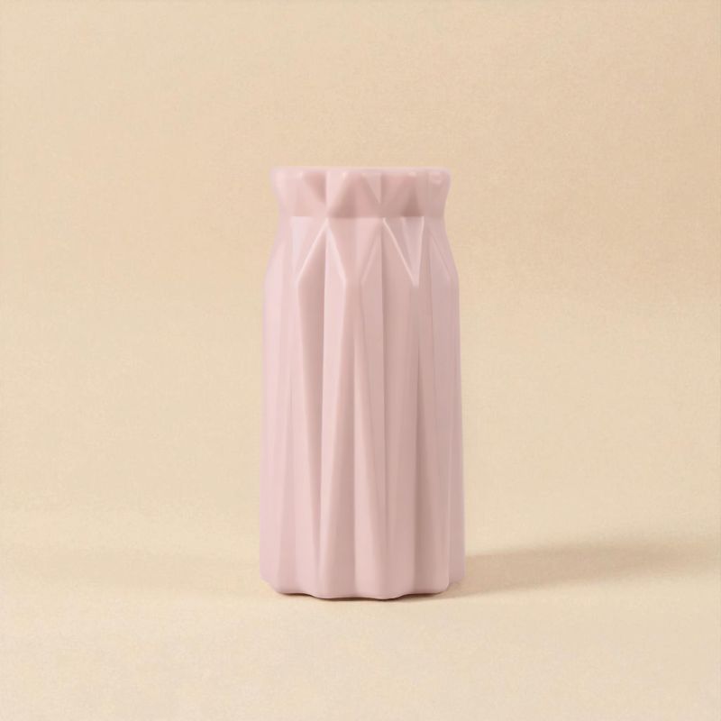Vase origami rose
