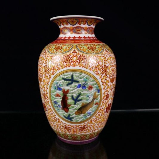 Vases en porcelaine décor poissons et motifs traditionnels – Élégance asiatique L'UNIVERS DU VASE