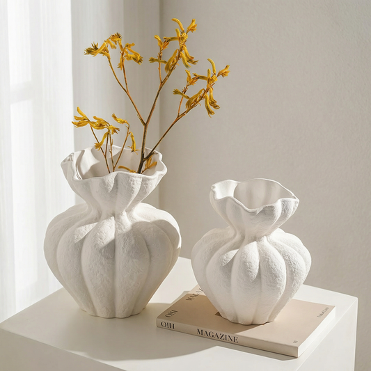 Collection vases céramique blancs design pétales