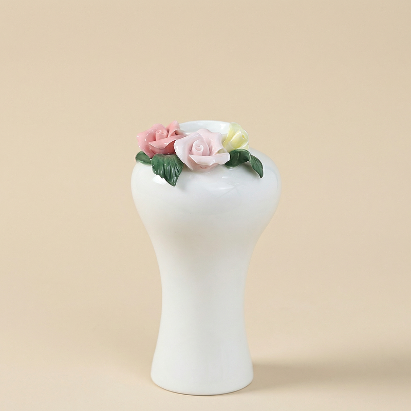 Vases en céramique roses en relief – Collection décorative élégante
