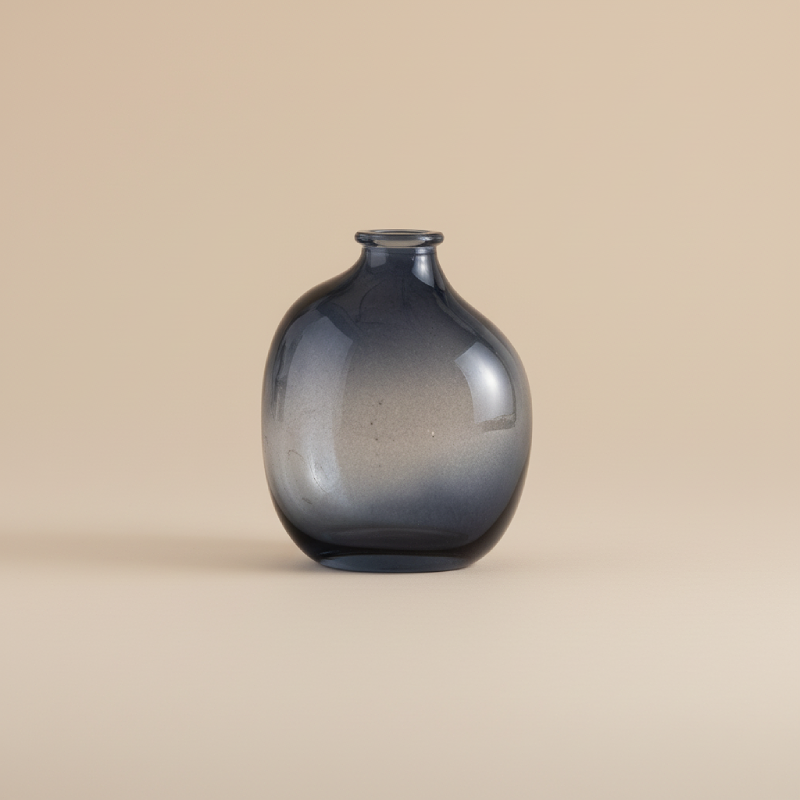 Vase en verre transparent bleu type 6