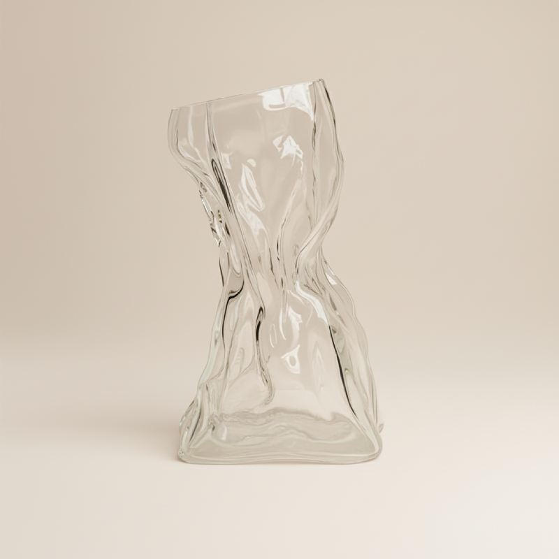 Vase en verre transparent fondu