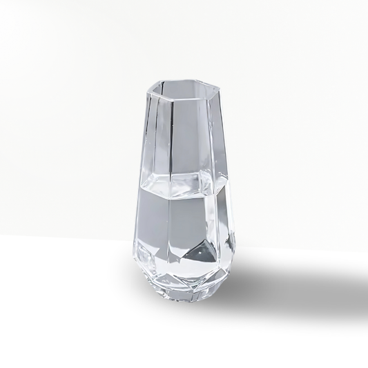 Vase en verre transparent origami
