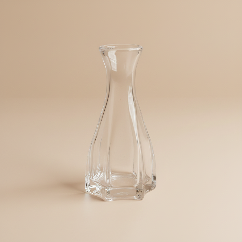 Vase en verre transparent torsadé