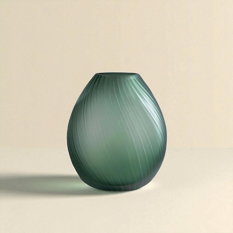 Vase en verre vert strié taille M
