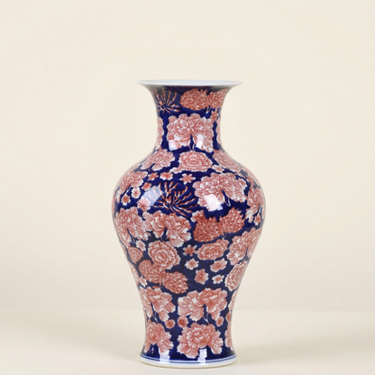 Vases en porcelaine bleu profond et motifs floraux rouges – Élégance asiatique raffinée L'UNIVERS DU VASE