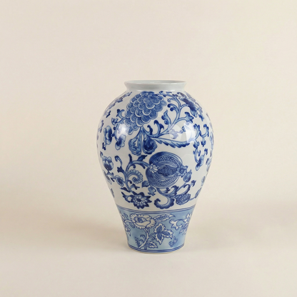 Vases en porcelaine bleu et blanc – Motifs floraux classiques et élégance intemporelle L'UNIVERS DU VASE