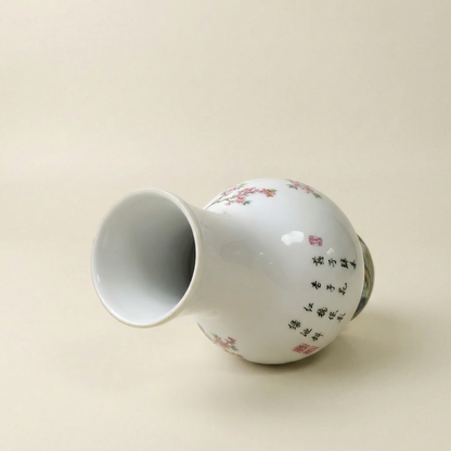 Vase porcelaine motifs fleurs de prunier blanc détail haut