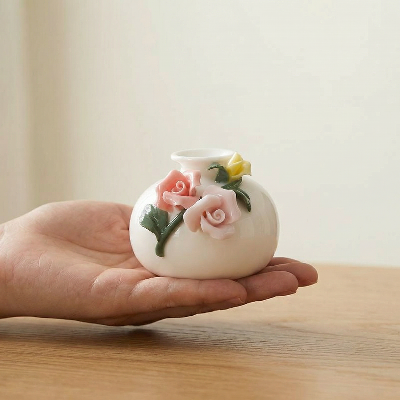 Vases en céramique roses en relief – Collection décorative élégante