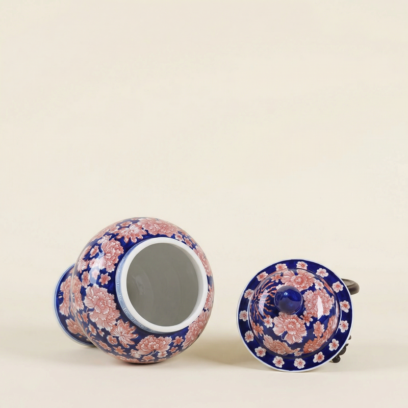 Vases en porcelaine bleu profond et motifs floraux rouges – Élégance asiatique raffinée L'UNIVERS DU VASE